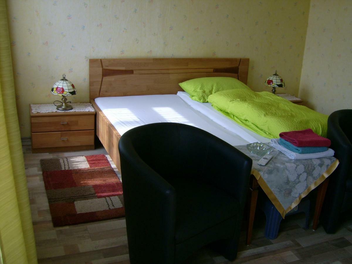 Gasthaus Zur Traube Hatzenport Dış mekan fotoğraf
