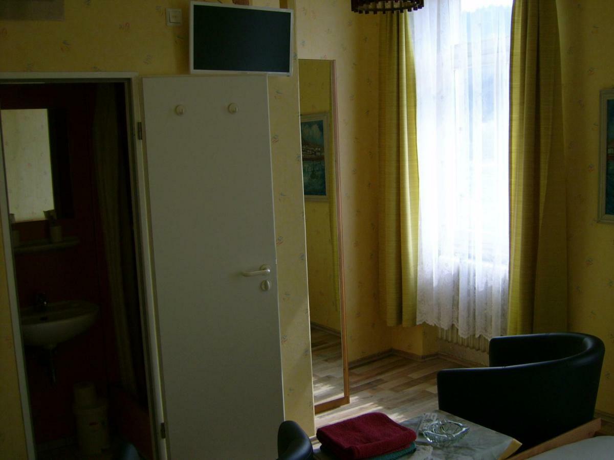Gasthaus Zur Traube Hatzenport Dış mekan fotoğraf